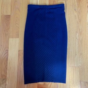 Context lord and Taylor navy pencil sweater skirt